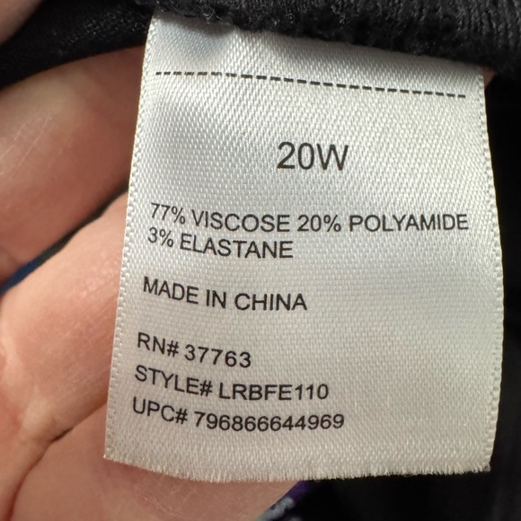 Rafaella Women’s Elegant Black PullOn Cropped Dress Pants 20W - Picture 8 of 8